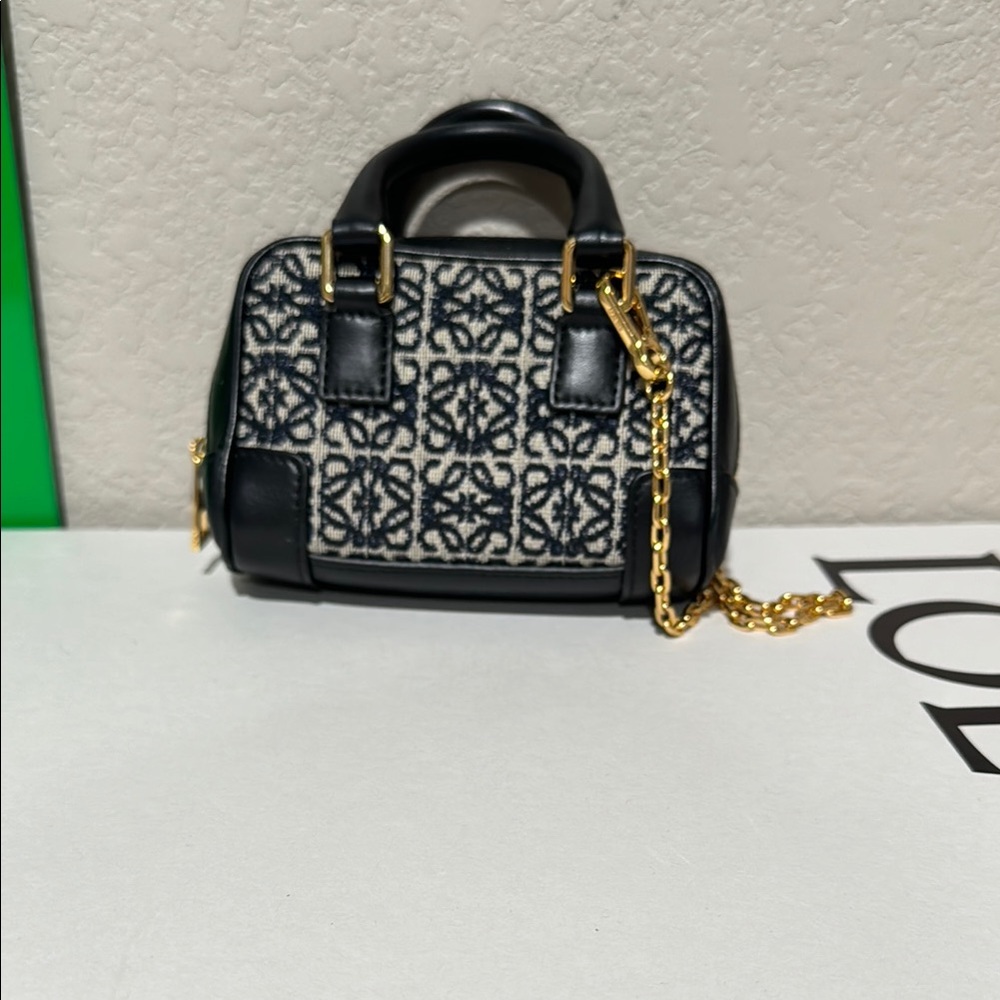 Loewe Mini Amazona - No box